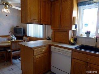 19421 Stephens Road Eastpointe, MI 48021 - Photo 5 of 25 P1000734RC.jpg