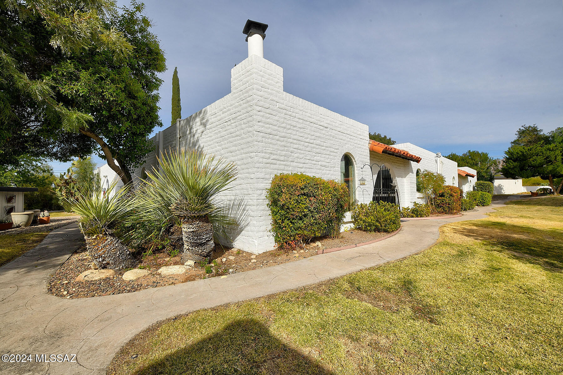 729 West Las Lomitas Road Tucson, AZ 85704 - Photo 29 of 40 PATH FROM CARPORT TO UNIT