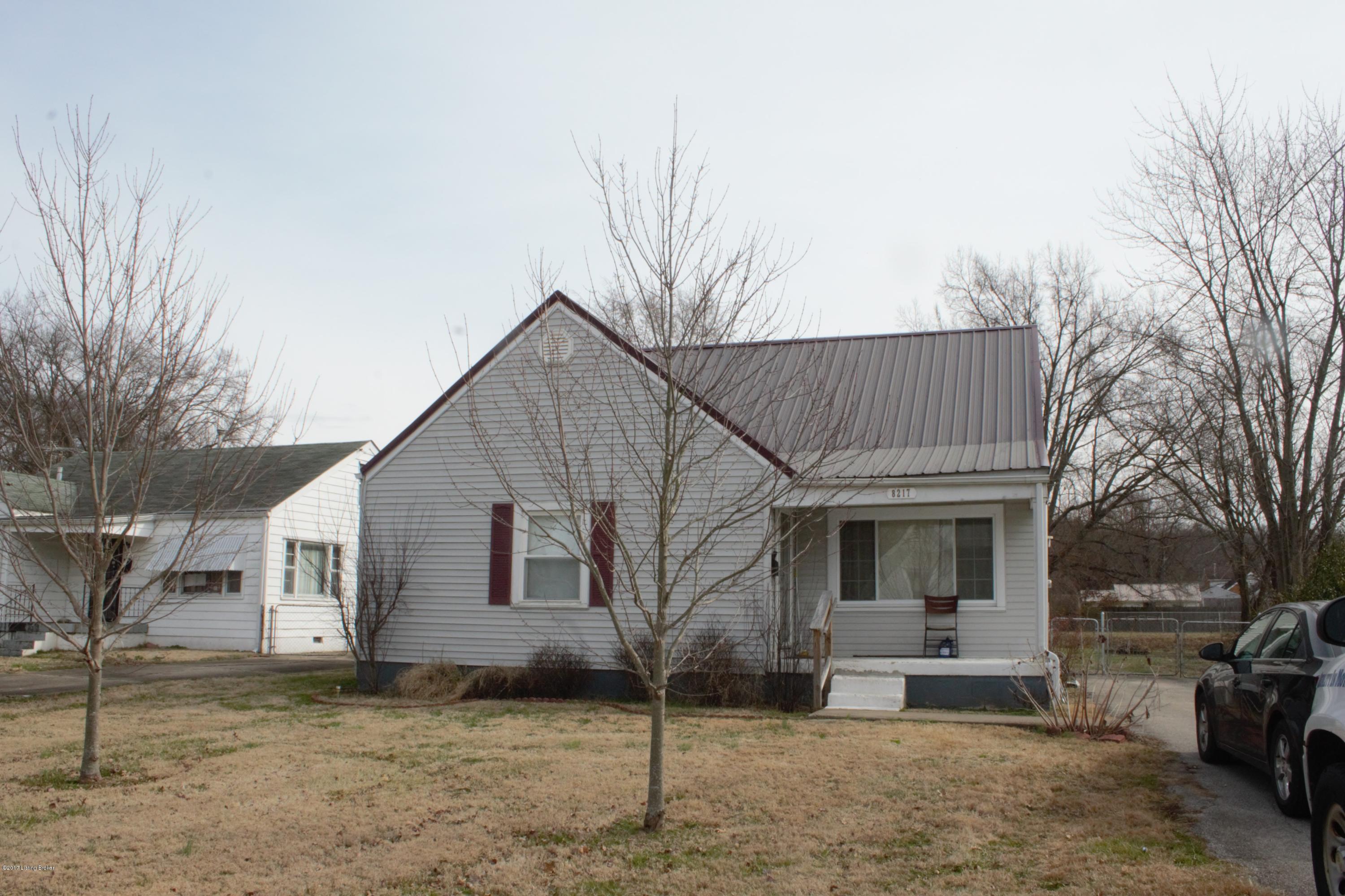 8217 Kerry Road Louisville, KY 40258 - Photo 1 of 6 Front of House