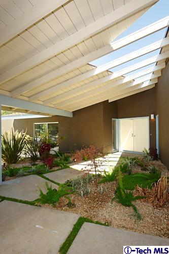 Undisclosed Address Pasadena, CA 91103 - Photo 14 of 15 a front view of a house