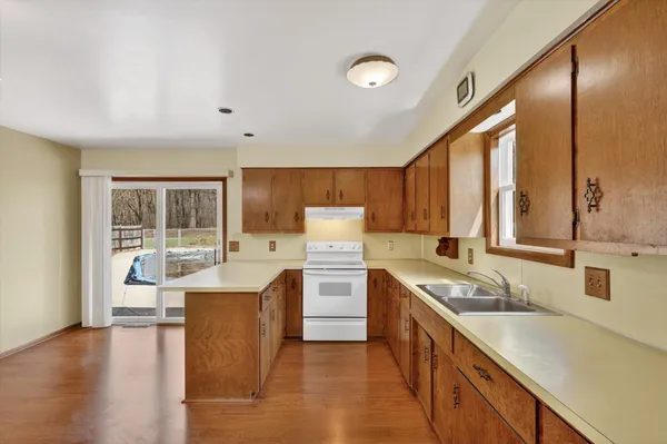 $549,900 | 7045 17 Mile Road Northeast, Cedar Springs, MI 49319