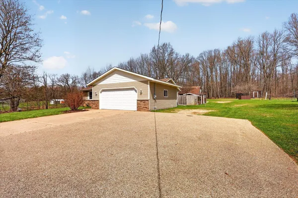 $549,900 | 7045 17 Mile Road Northeast, Cedar Springs, MI 49319