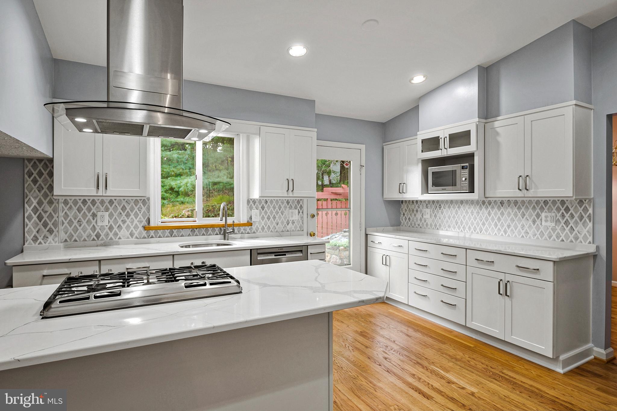 2153 Edgeware Street Silver Spring, MD 20905 - Photo 14 of 46 Kitchen (alt view)