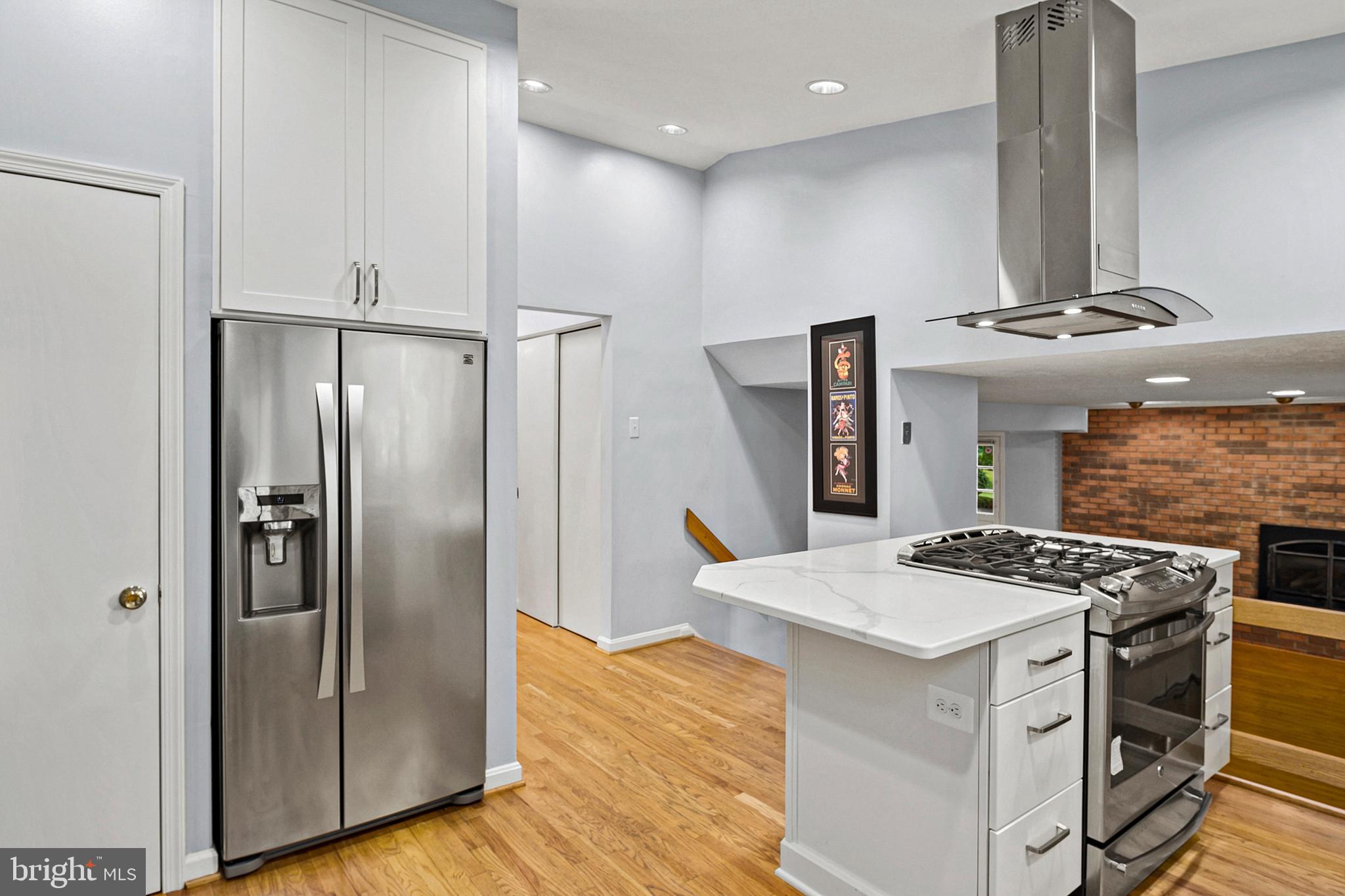 2153 Edgeware Street Silver Spring, MD 20905 - Photo 15 of 46 Kitchen (alt view)