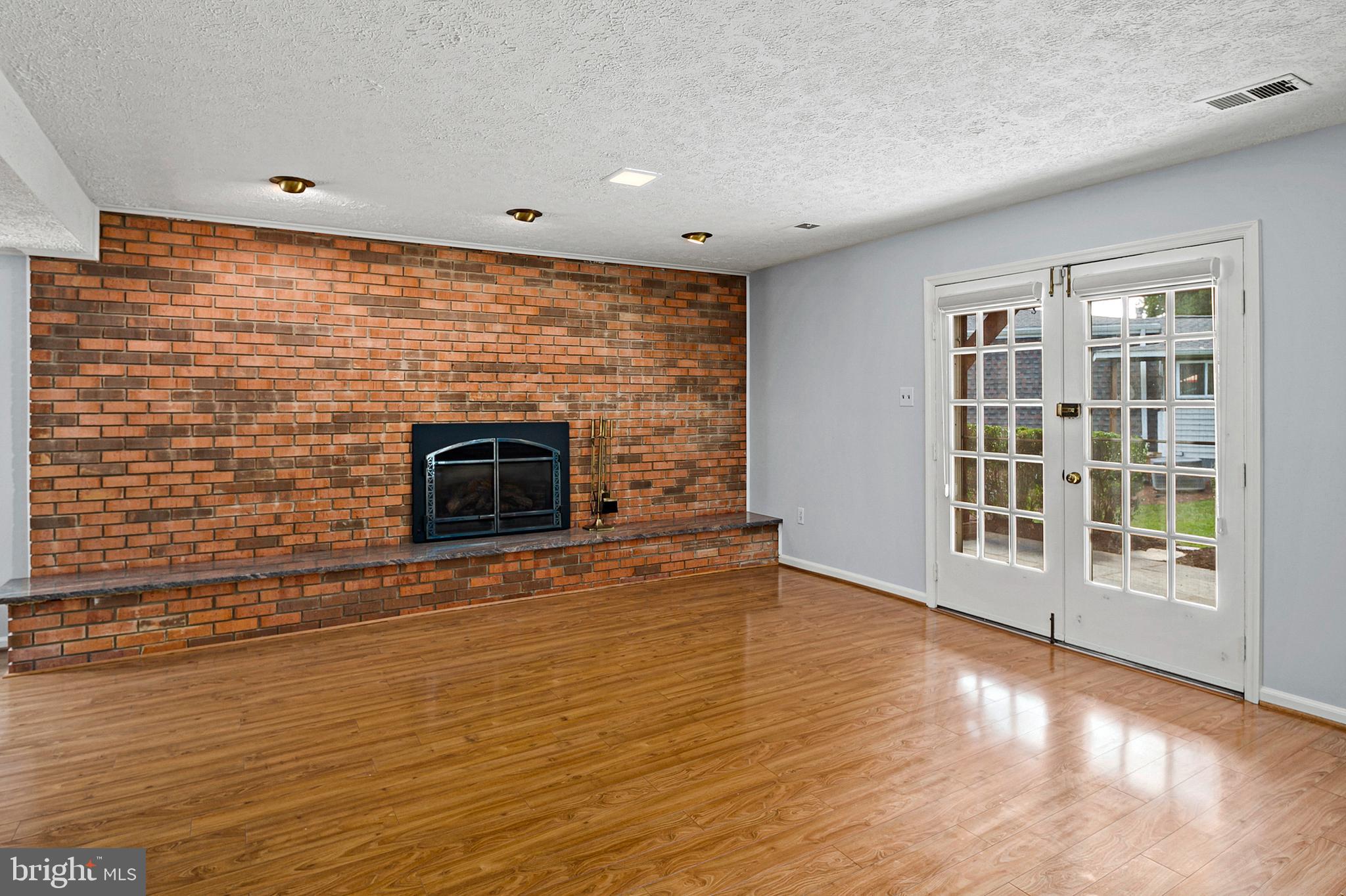 2153 Edgeware Street Silver Spring, MD 20905 - Photo 17 of 46 Family Room