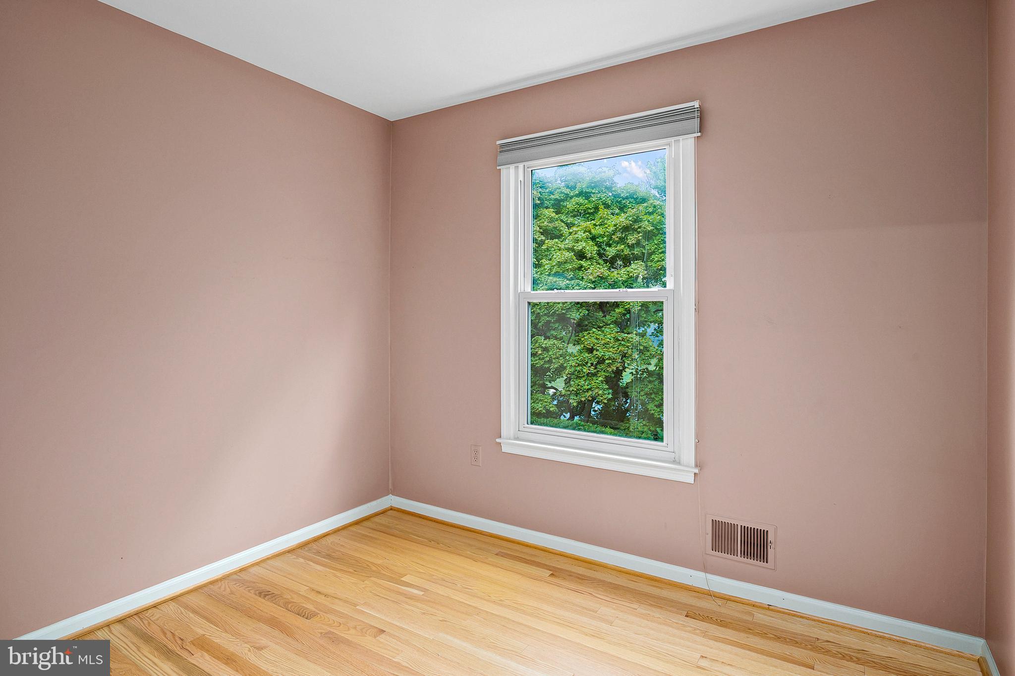 2153 Edgeware Street Silver Spring, MD 20905 - Photo 36 of 46 Bedroom 2