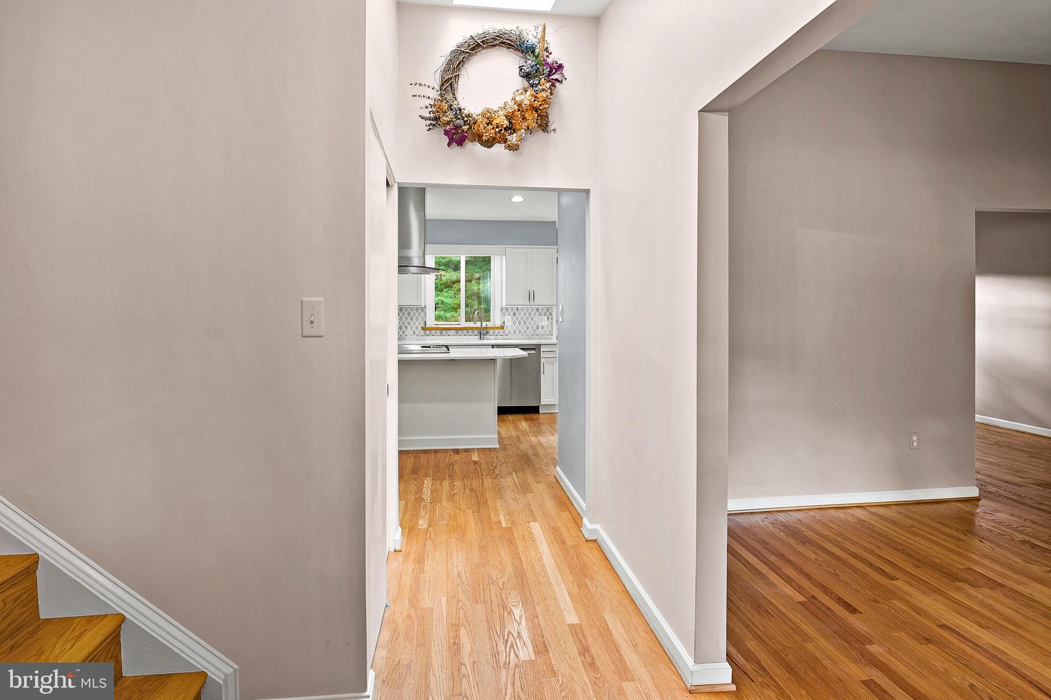 2153 Edgeware Street Silver Spring, MD 20905 - Photo 9 of 46 Foyer View