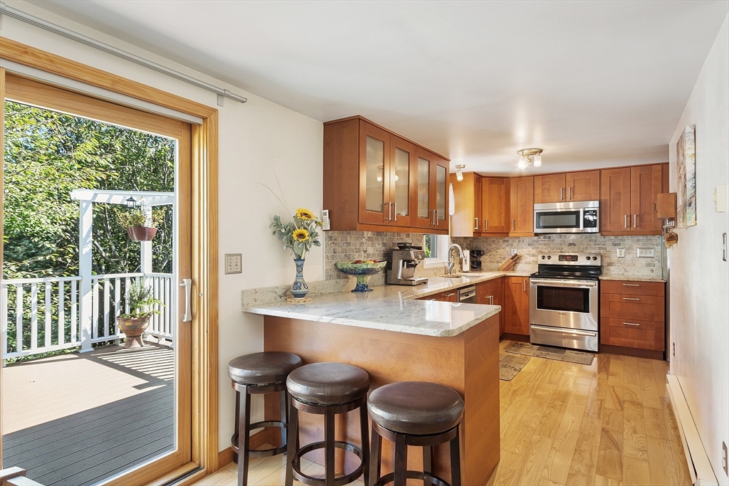 8 Pershing Street Worcester, MA 01606 - Photo 10 of 25