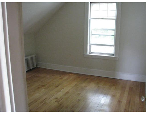 83 Clark Street Worcester, MA 01606 - Photo 3 of 10 Gallery Image 3
