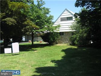 54 Sugarplum Road Levittown, PA 19056 - Photo 1 of 12 Gallery Image 1