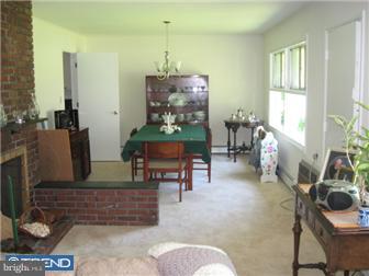 54 Sugarplum Road Levittown, PA 19056 - Photo 3 of 12 Dining Room