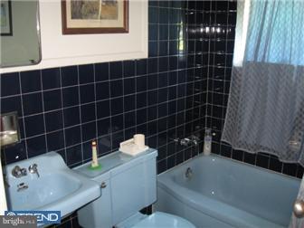 54 Sugarplum Road Levittown, PA 19056 - Photo 9 of 12 Bathroom