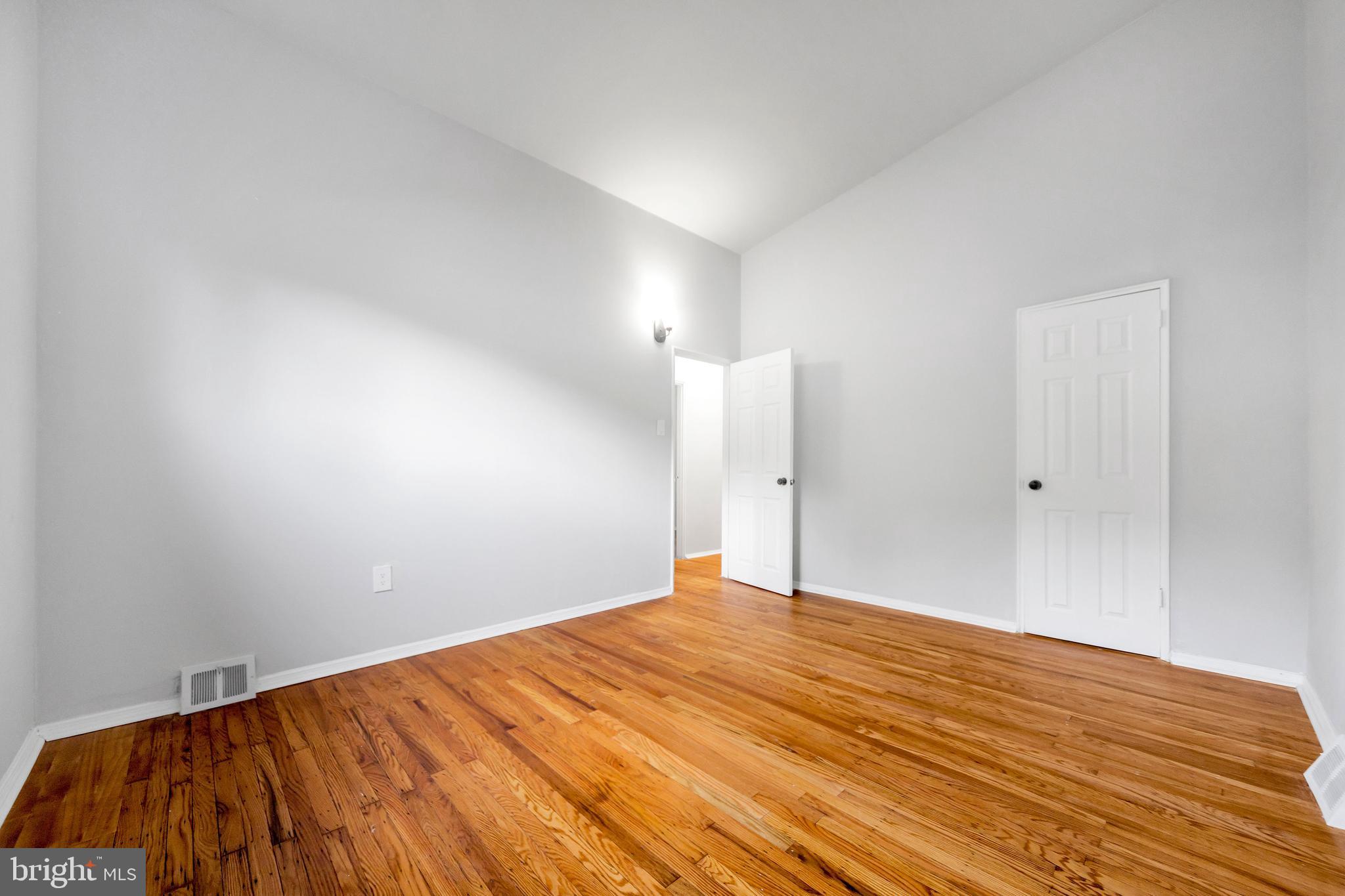 2620 Sperry Street Philadelphia, PA 19152 - Photo 13 of 19