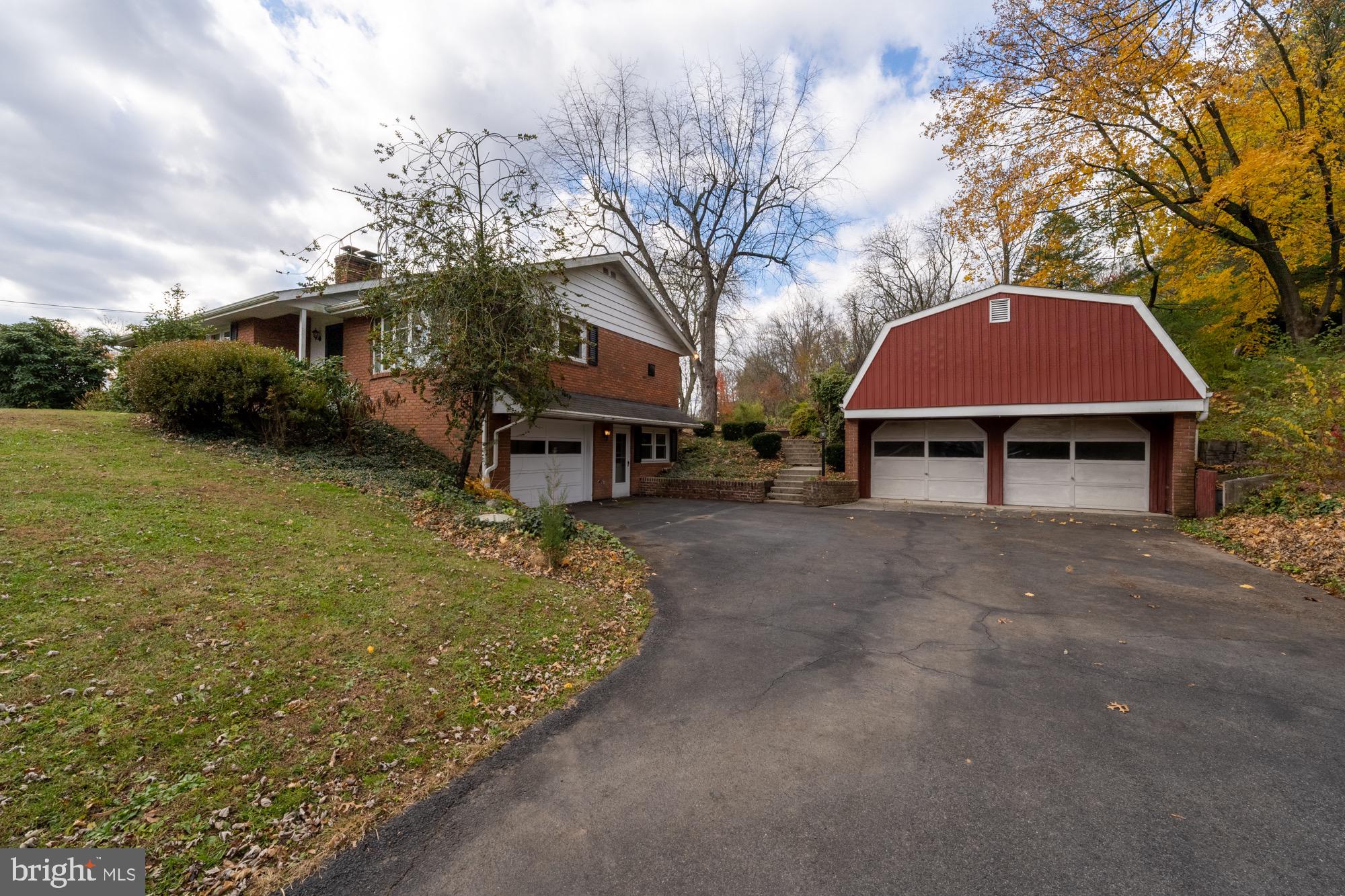 1433 County Line Road Bechtelsville, PA 19505 - Photo 3 of 45 Gallery Image 3