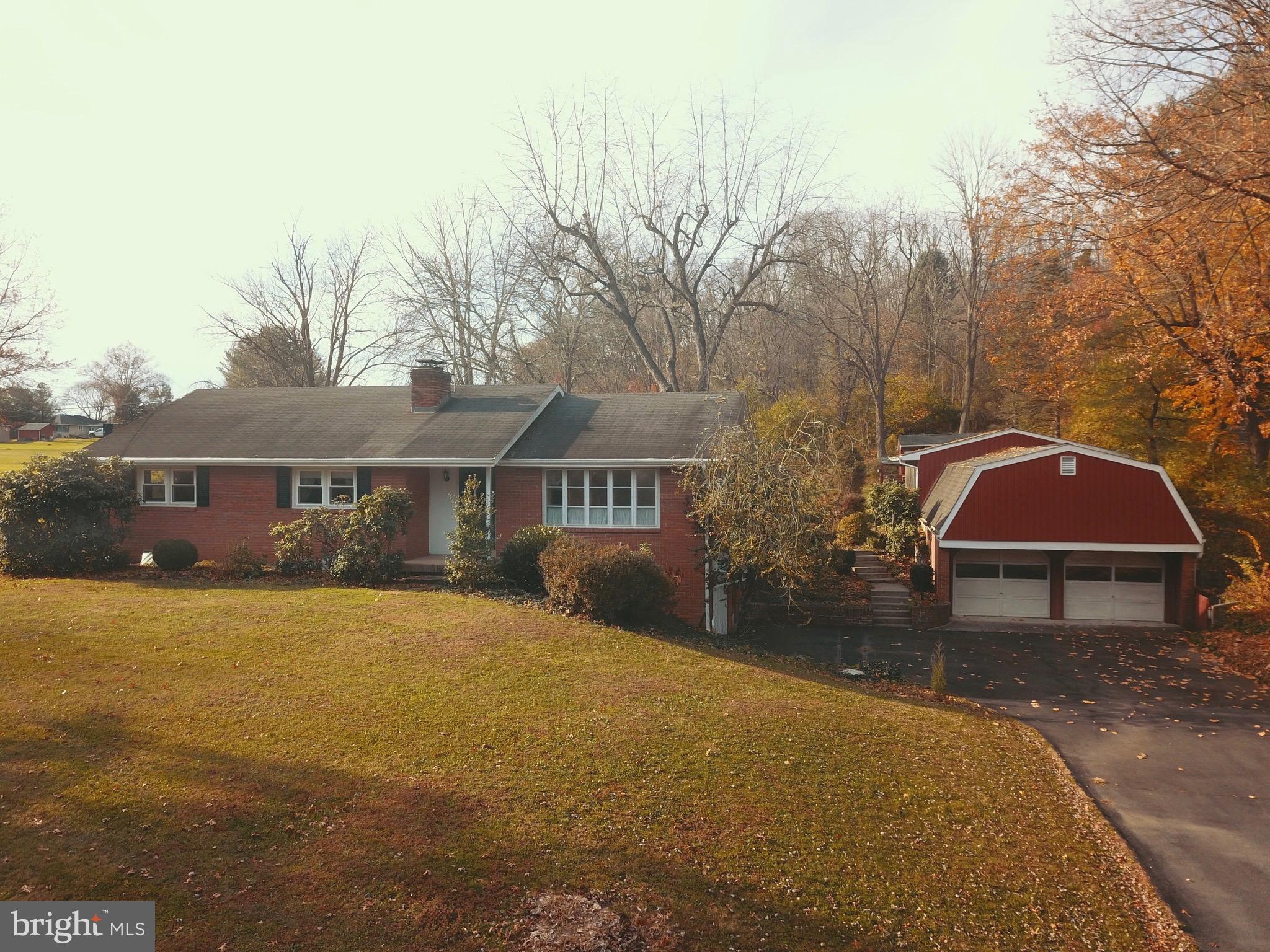 1433 County Line Road Bechtelsville, PA 19505 - Photo 4 of 45 Gallery Image 4