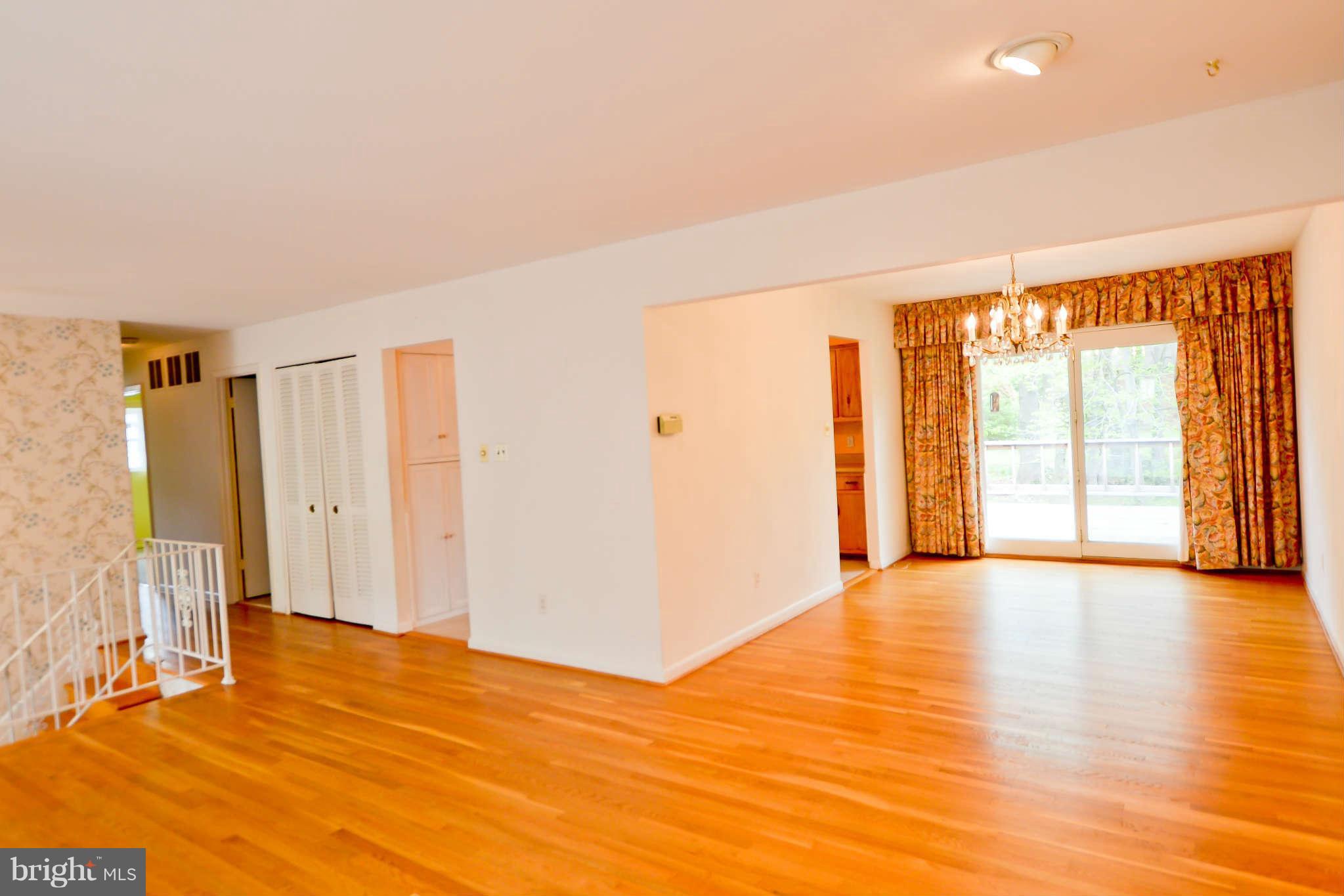 8615 Bradgate Road Alexandria, VA 22308 - Photo 5 of 18 Dining Room