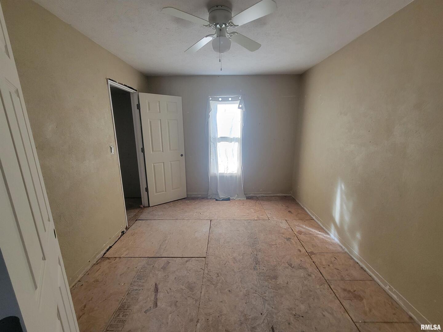 208 Washington Street Hurst, IL 62949 - Photo 7 of 18