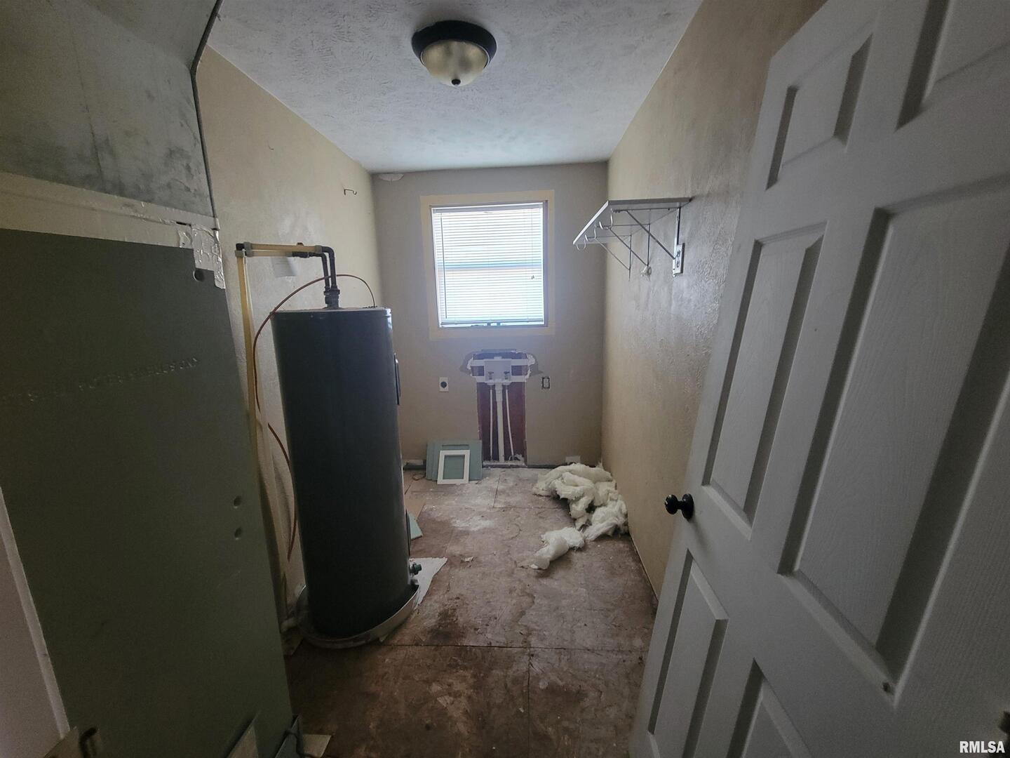 208 Washington Street Hurst, IL 62949 - Photo 9 of 18