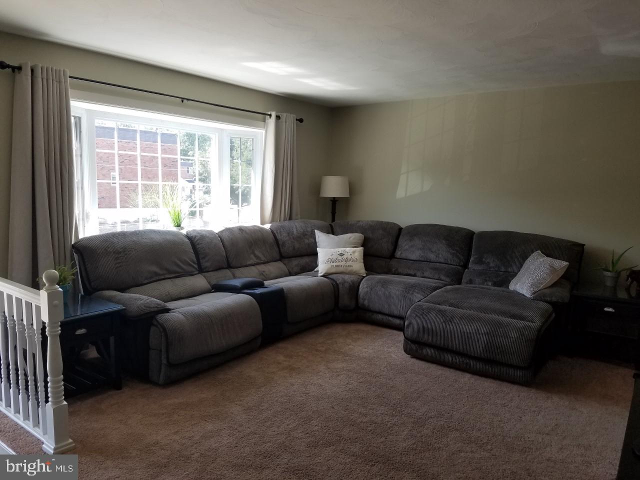 12506 Ramer Road Philadelphia, PA 19154 - Photo 3 of 24