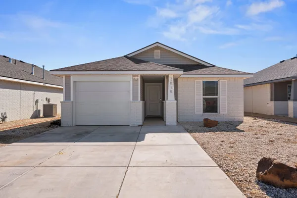 $1,450 | 2015 134th Street, Lubbock, TX 79423