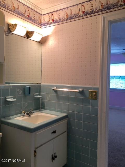 2810 Murray Hill Road Kinston, NC 28504 - Photo 14 of 22 2810 Murray Hill bed
