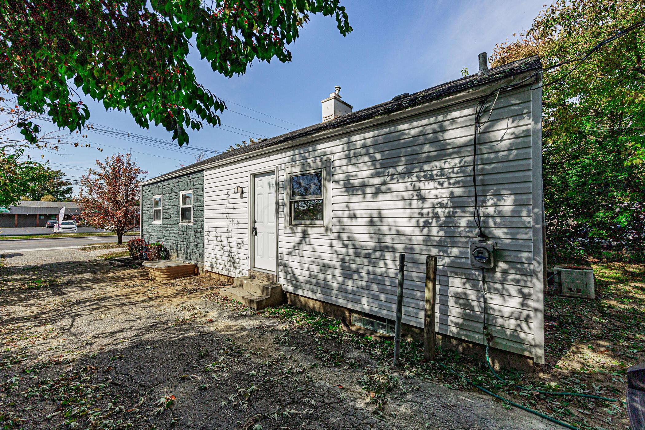 924 South James Road Columbus, OH 43227 - Photo 36 of 36 924 s james rd 020