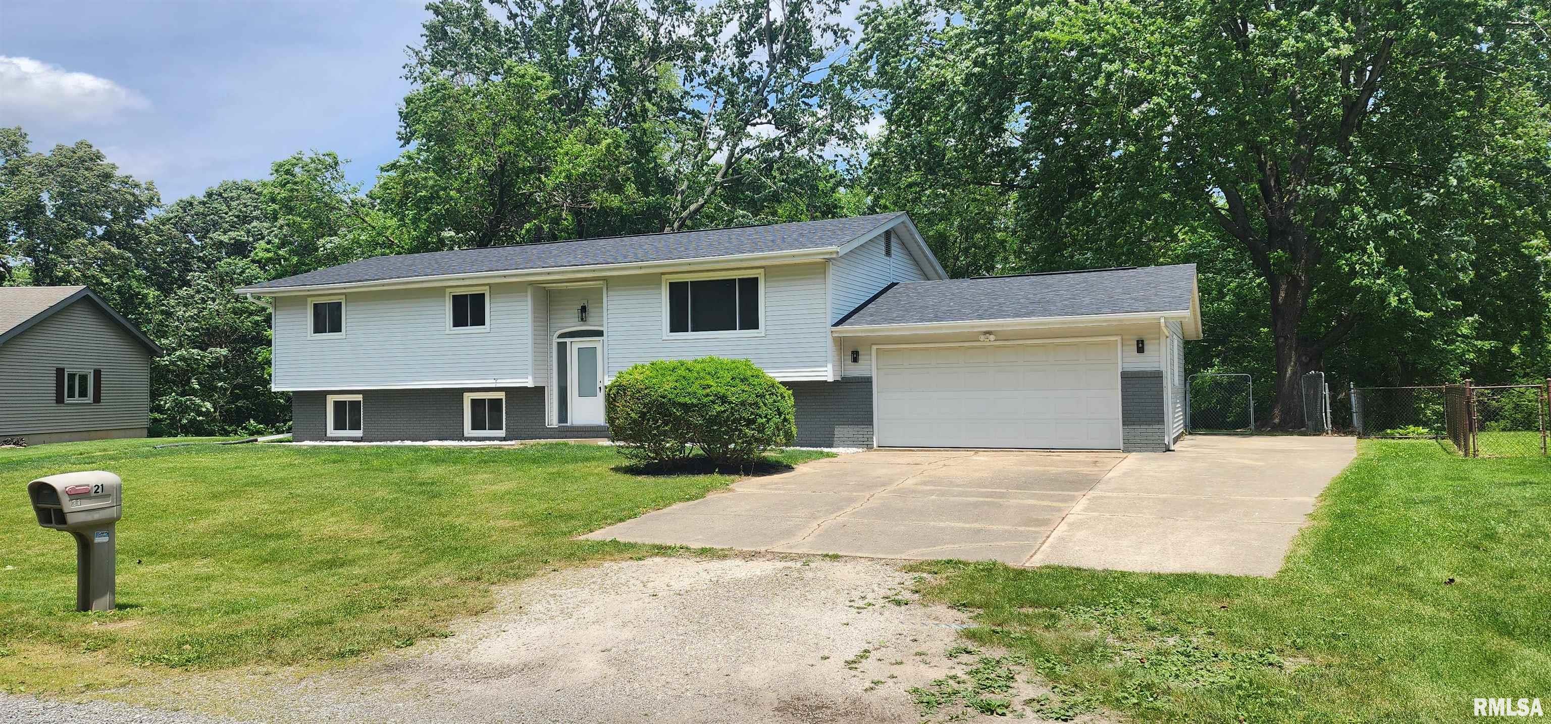 21 Charlene Lane Springfield, IL 62711 - Photo 3 of 48 Gallery Image 3