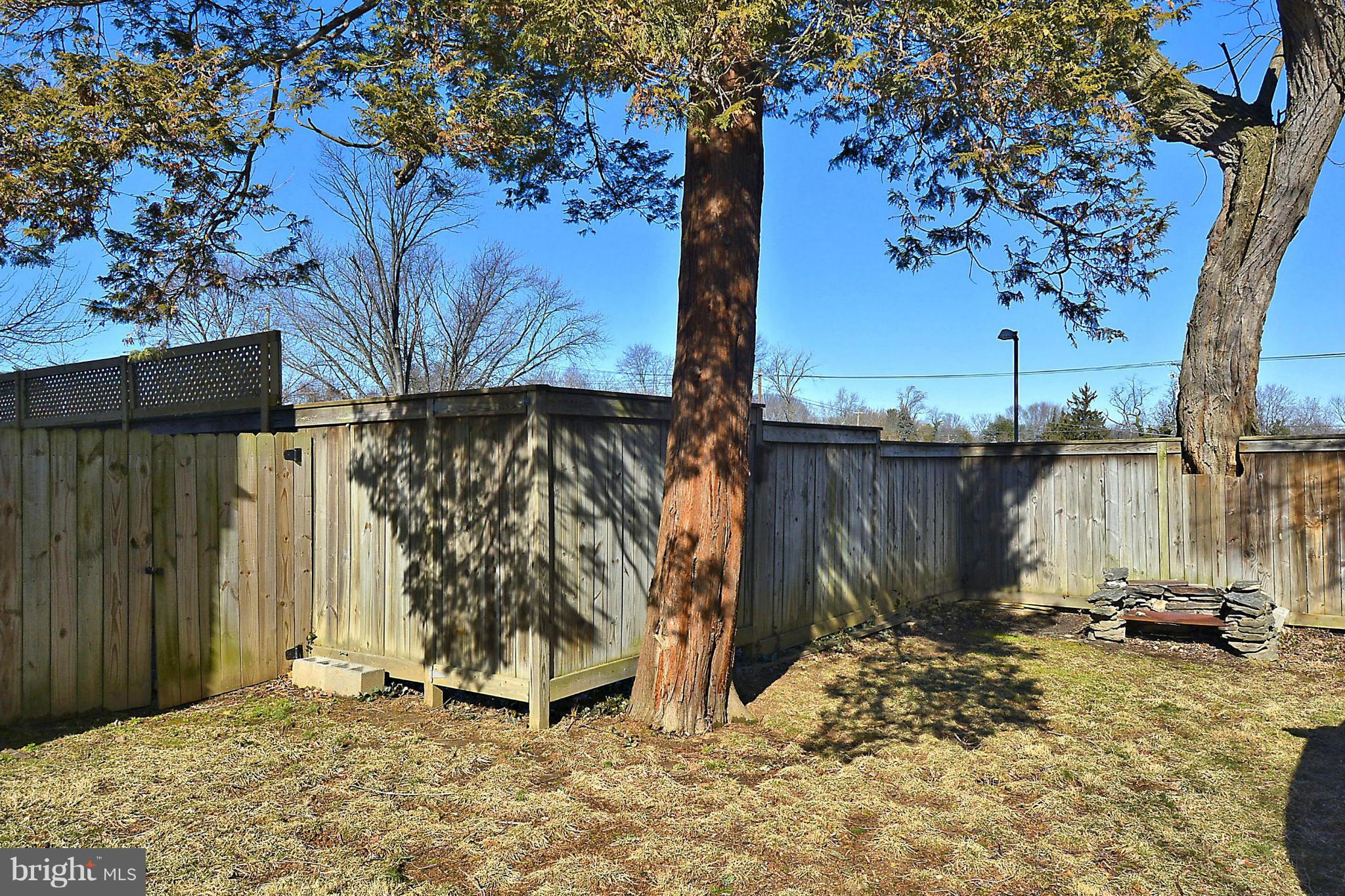 823 Rowen Road Silver Spring, MD 20910 - Photo 27 of 30 a view of a backyard of the house