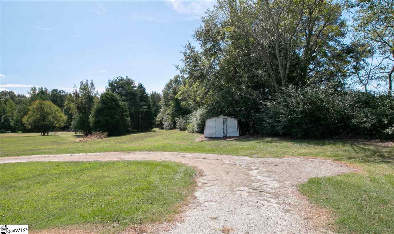 3086 Metric Road Laurens, SC 29360 - Photo 3 of 15 Gallery Image 3