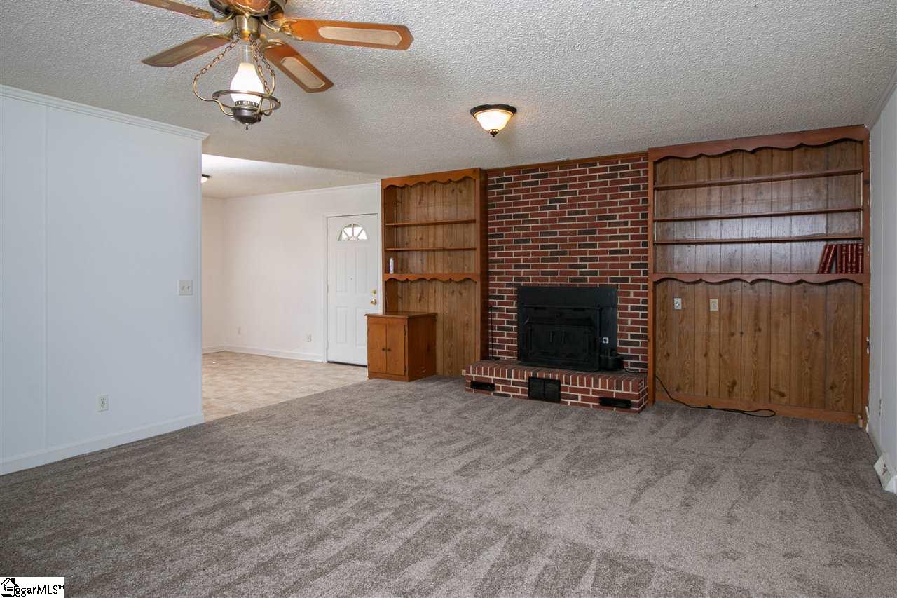3086 Metric Road Laurens, SC 29360 - Photo 4 of 15 Gallery Image 4