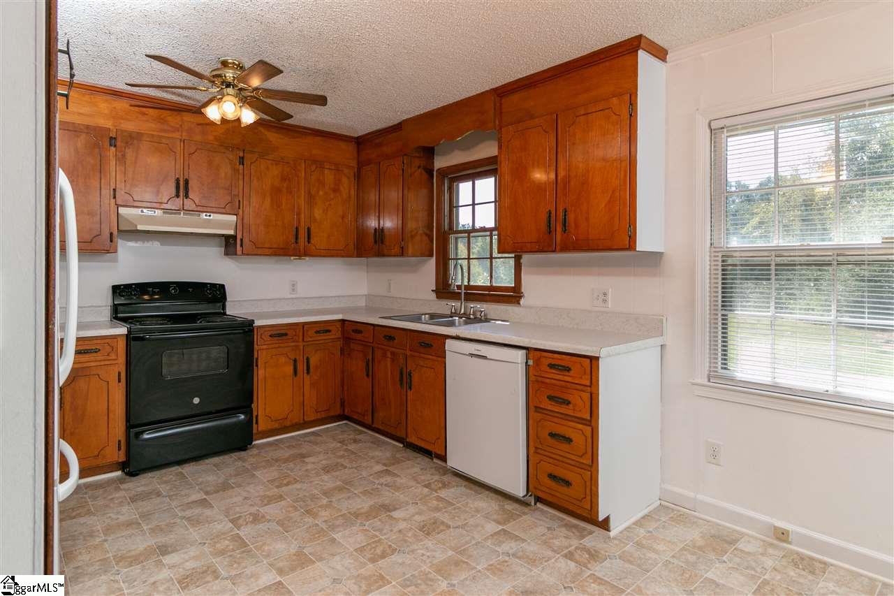 3086 Metric Road Laurens, SC 29360 - Photo 7 of 15 Gallery Image 7