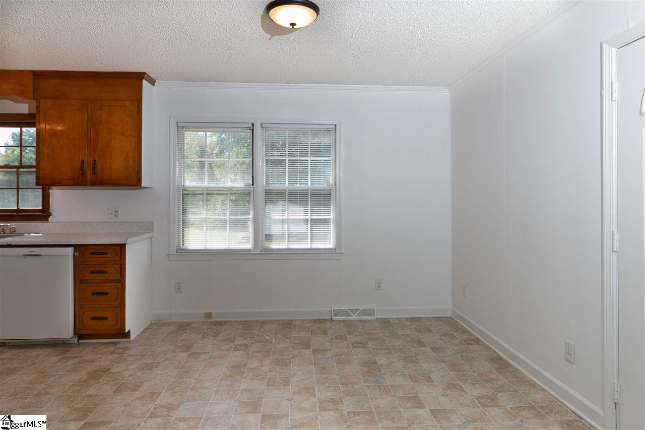 3086 Metric Road Laurens, SC 29360 - Photo 8 of 15 Gallery Image 8