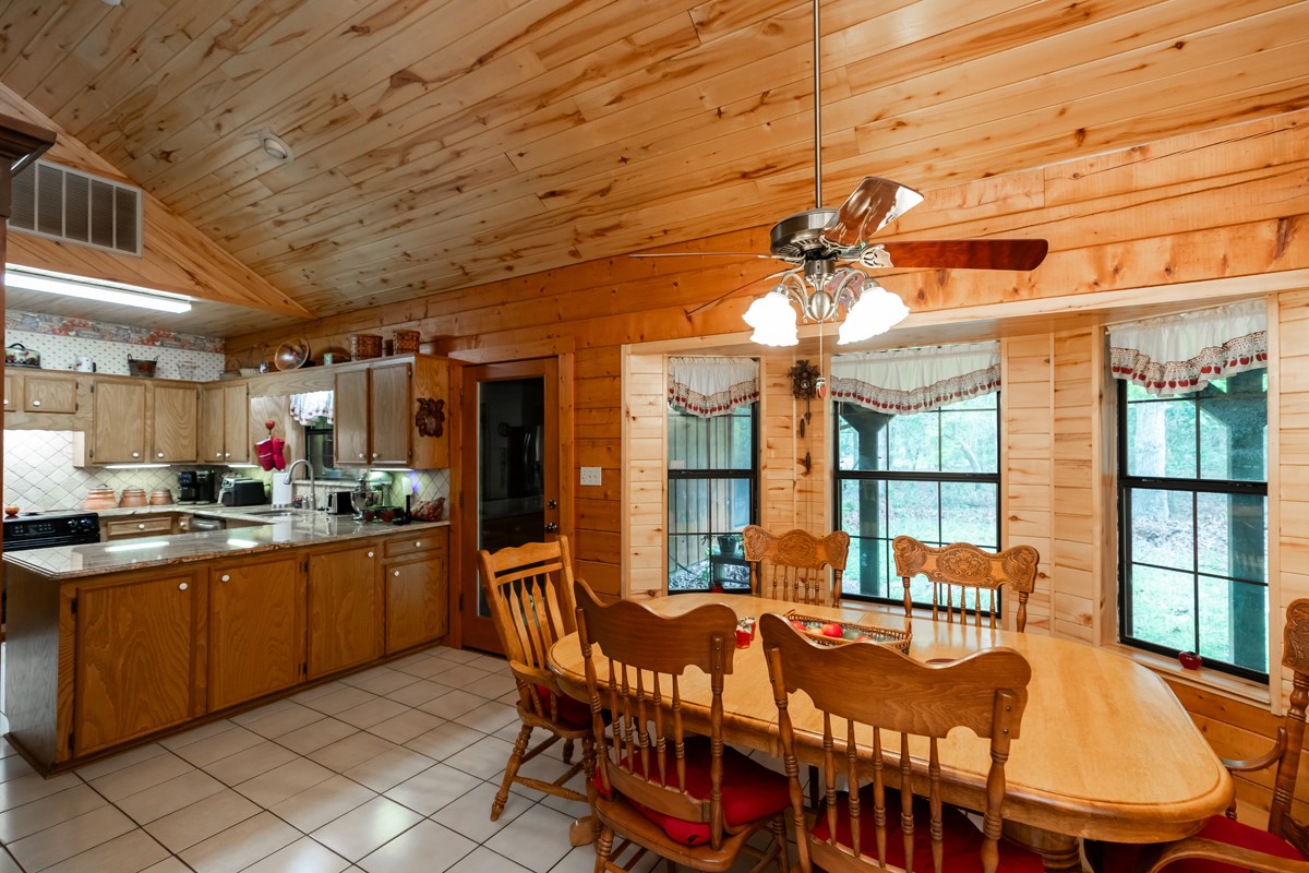 4864 Hob Warren Road Sour Lake, TX 77659 - Photo 8 of 36