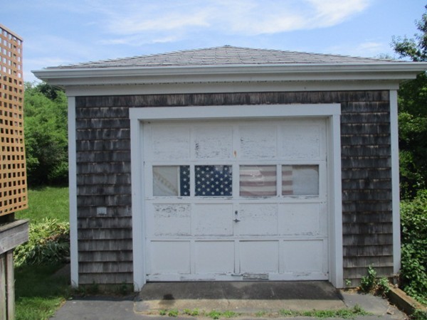 83 Gellette Road Fairhaven, MA 02719 - Photo 6 of 25 Gallery Image 6