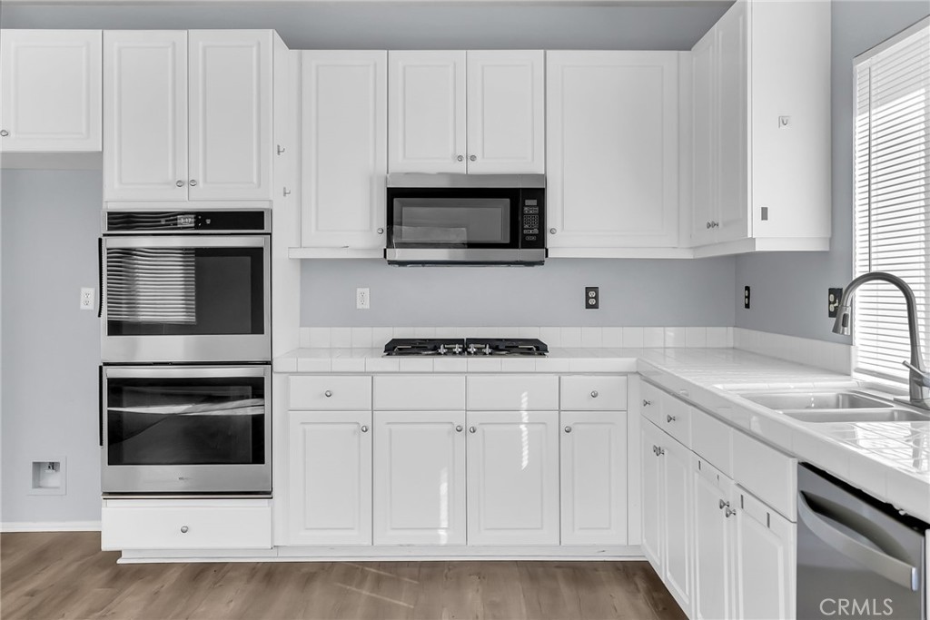 24451 Wasatch Court Corona, CA 92883 - Photo 6 of 22