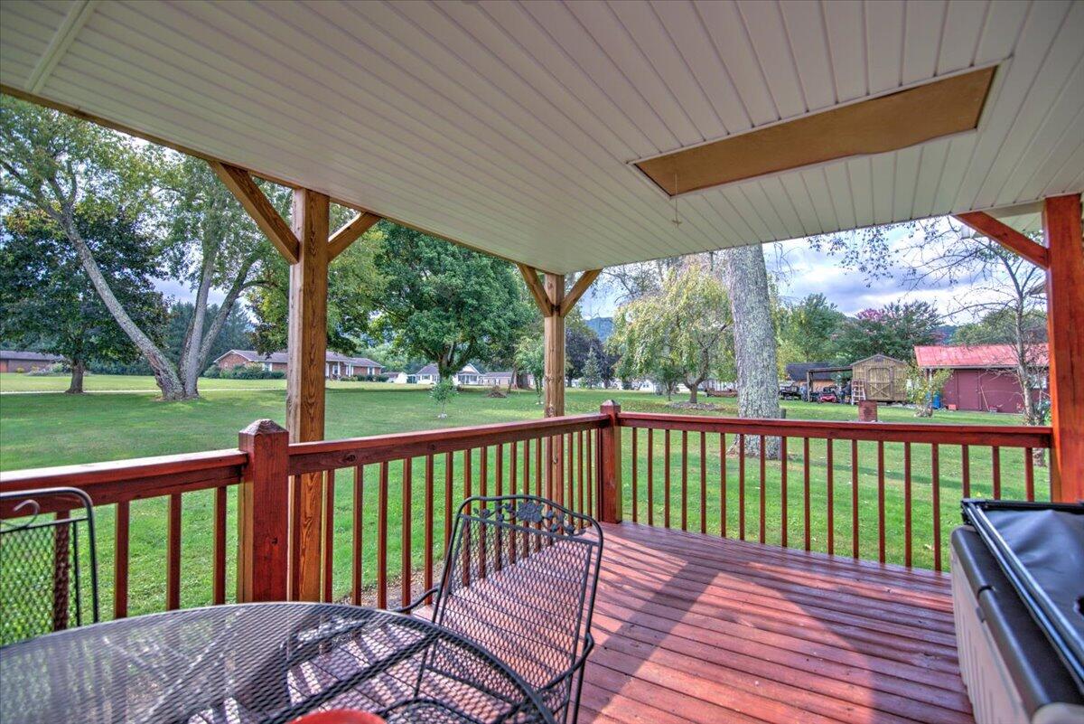 122 Witcher Street Erwin, TN 37650 - Photo 23 of 48 23-122_Witcher-23