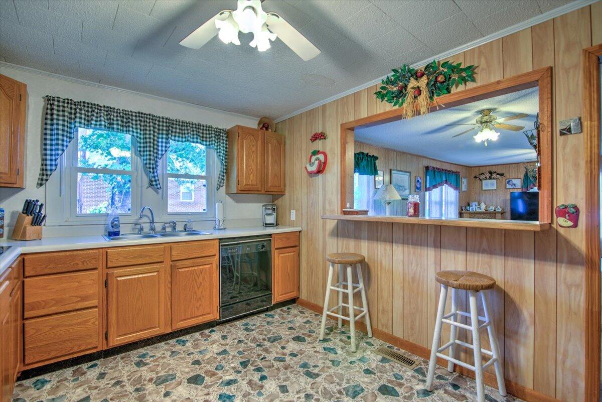 122 Witcher Street Erwin, TN 37650 - Photo 5 of 48 05-122_Witcher-15