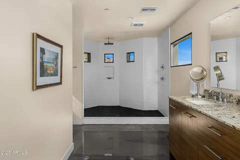 $5,500,000 | 5826 East Indian Bend Road, Paradise Valley, AZ 85253