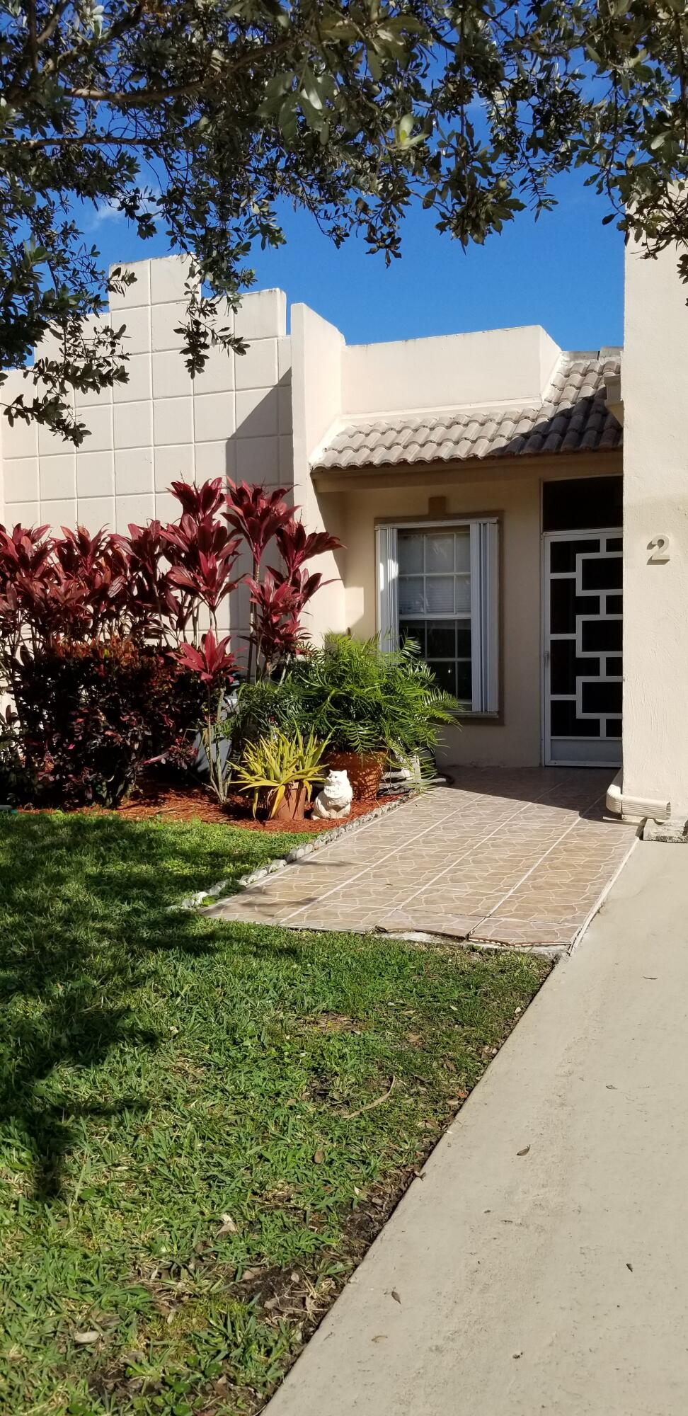 9065 Flynn Circle, Unit 2 Boca Raton, FL 33496 - Photo 4 of 25 4
