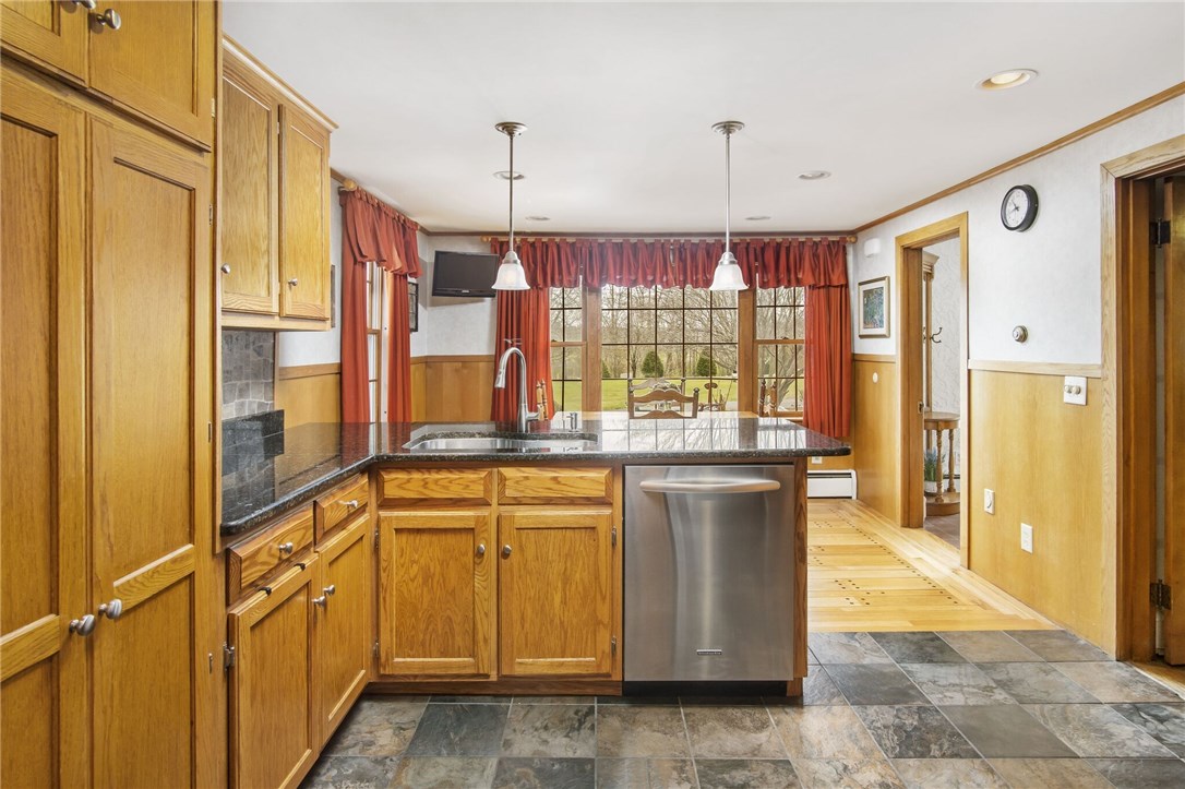 215 Woonsocket Hill Road North Smithfield, RI 02896 - Photo 11 of 39