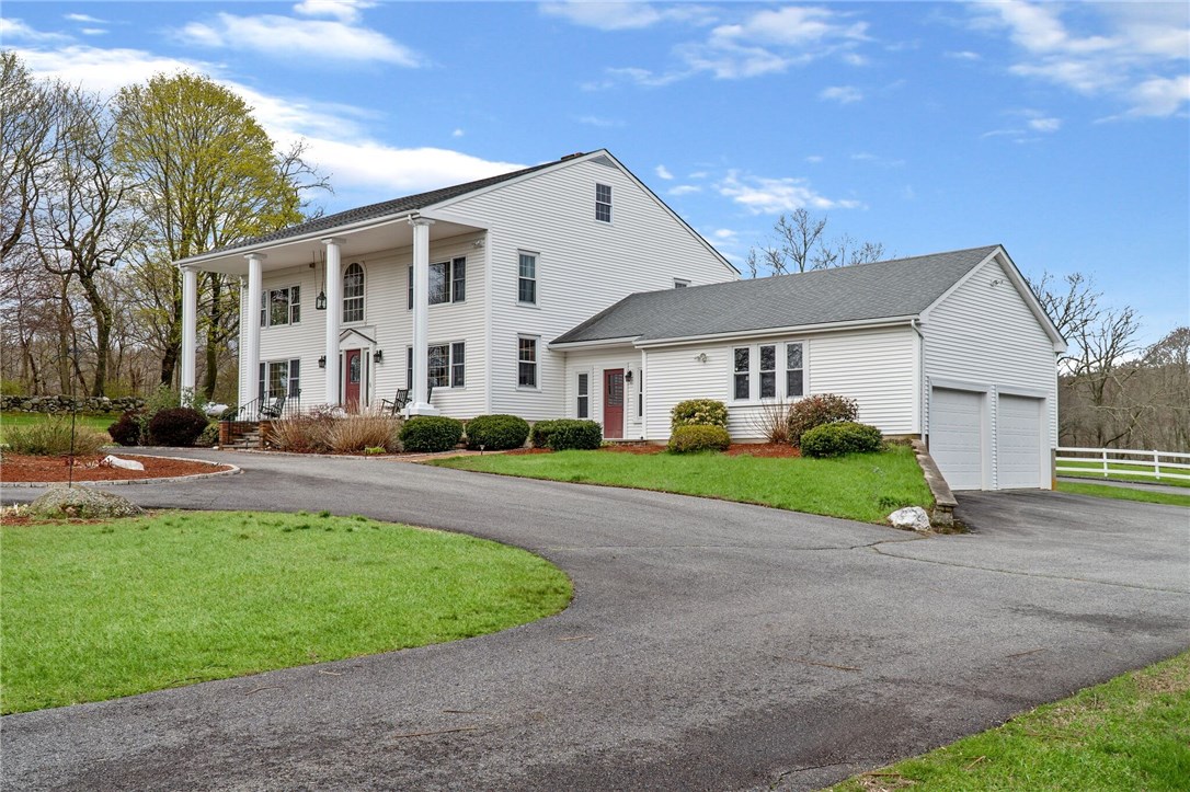 215 Woonsocket Hill Road North Smithfield, RI 02896 - Photo 4 of 39