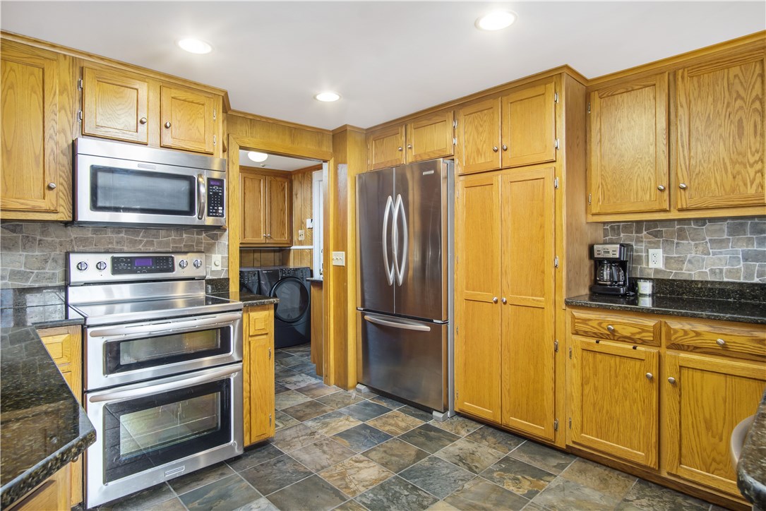 215 Woonsocket Hill Road North Smithfield, RI 02896 - Photo 9 of 39