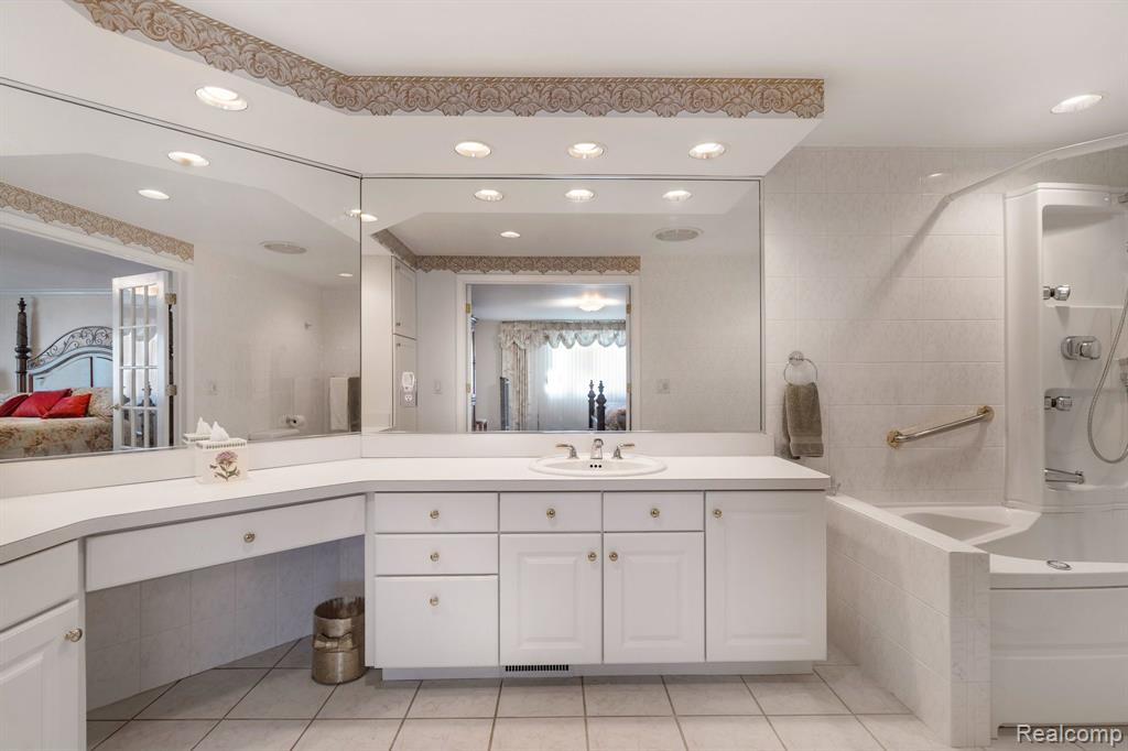 918 Langley Road Rochester Hills, MI 48309 - Photo 23 of 43