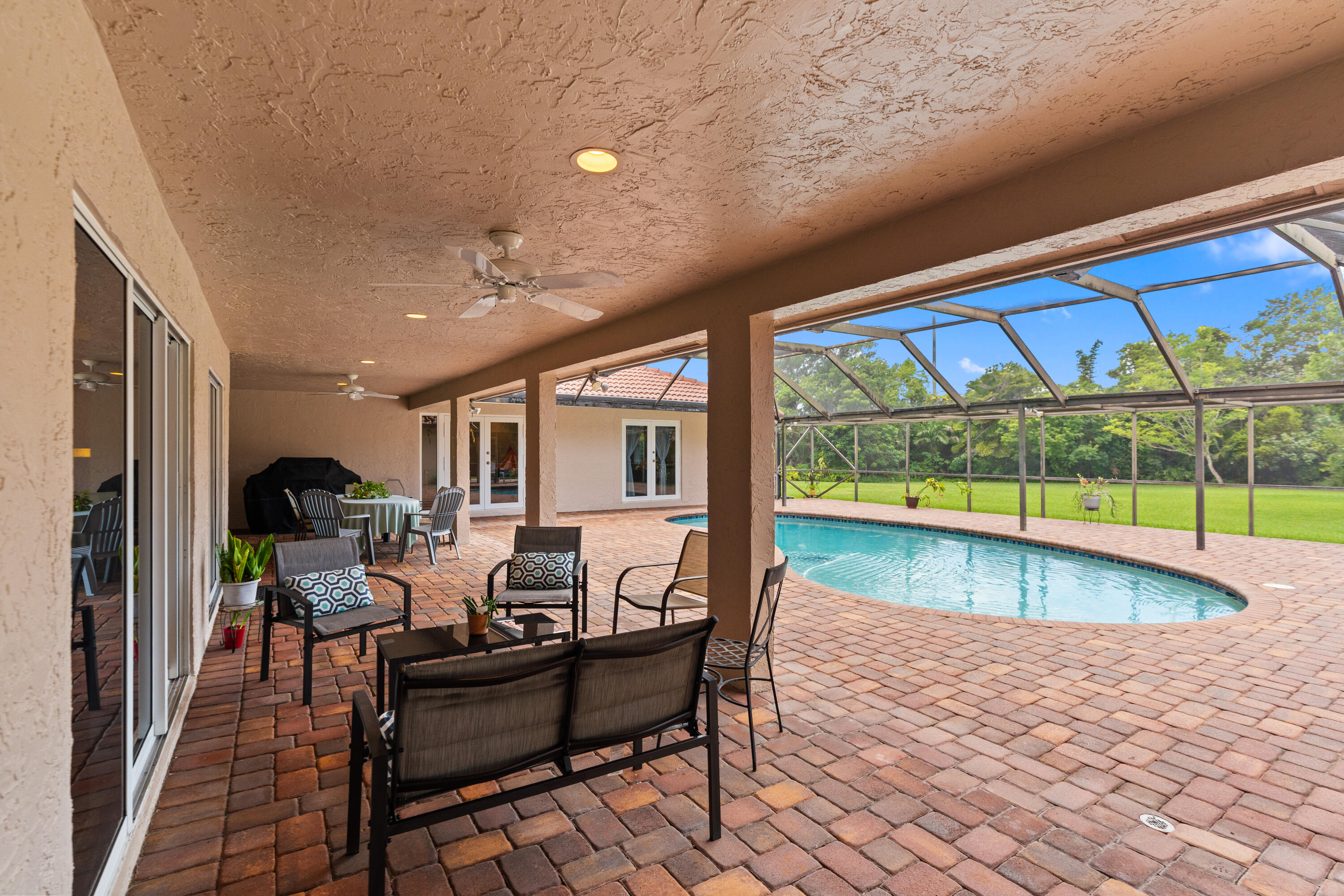 22829 Horseshoe Way Boca Raton, FL 33428 - Photo 50 of 67 DSC06840