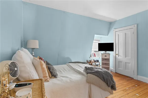 $3,200 | 501 Spring Street, Unit 3, Newport, RI 02840