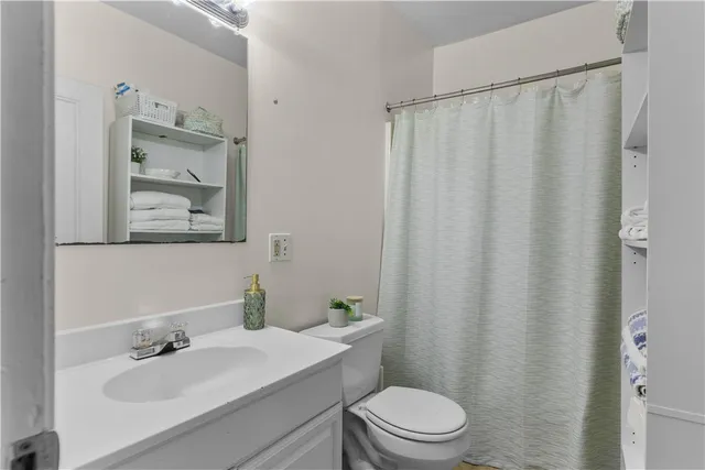 $3,500 | 501 Spring Street, Unit 3, Newport, RI 02840