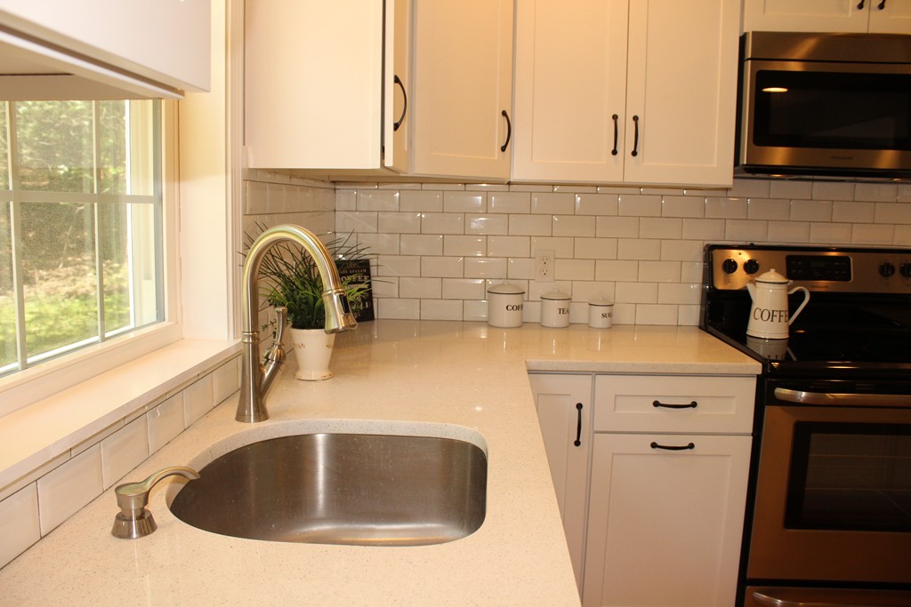 15 Greystone Road Franklin, MA 02038 - Photo 6 of 23 Gallery Image 6
