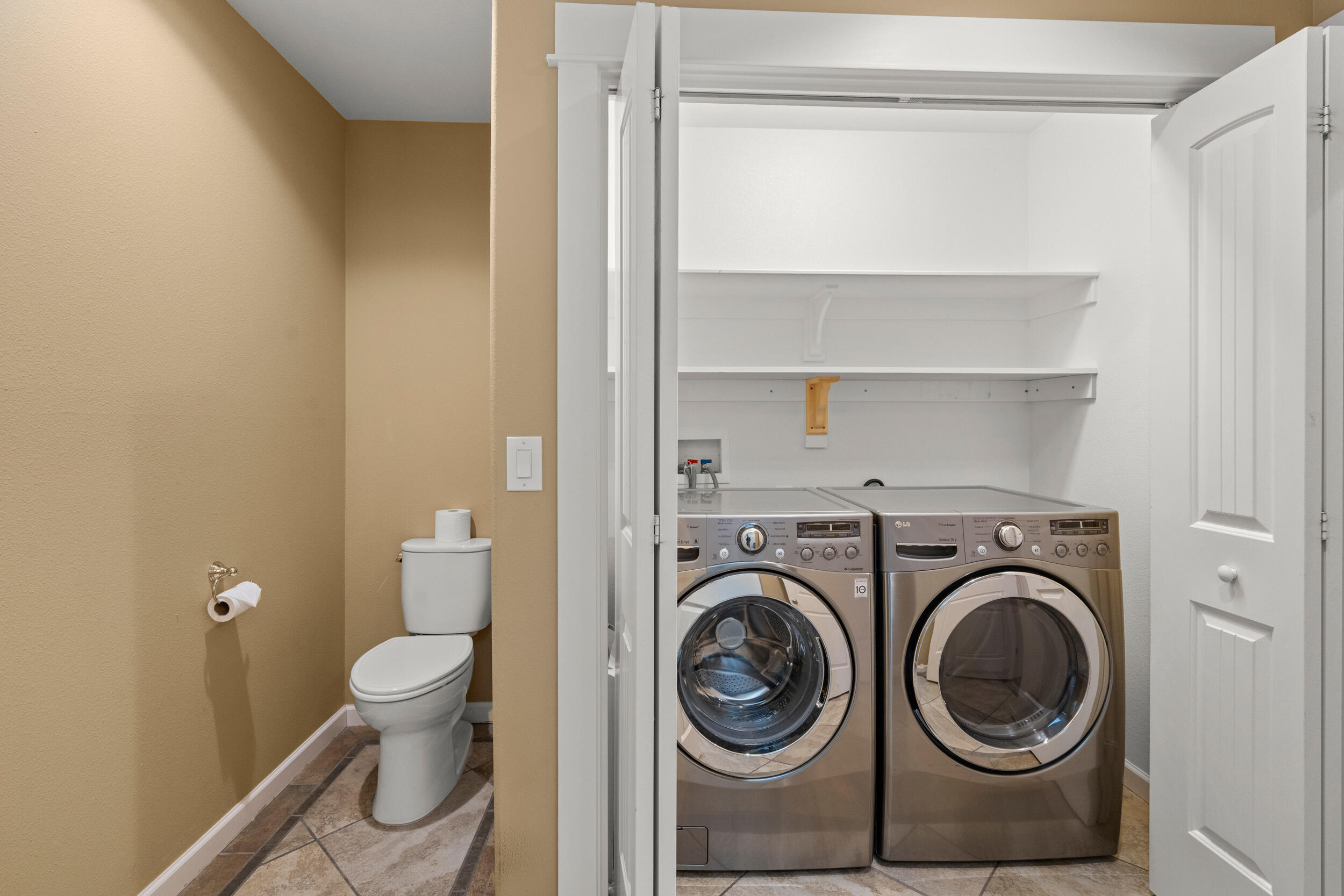 7907 Rapp Lane Talent, OR 97540 - Photo 23 of 57 21_7907-rapp-ln (greg goebelt)-20