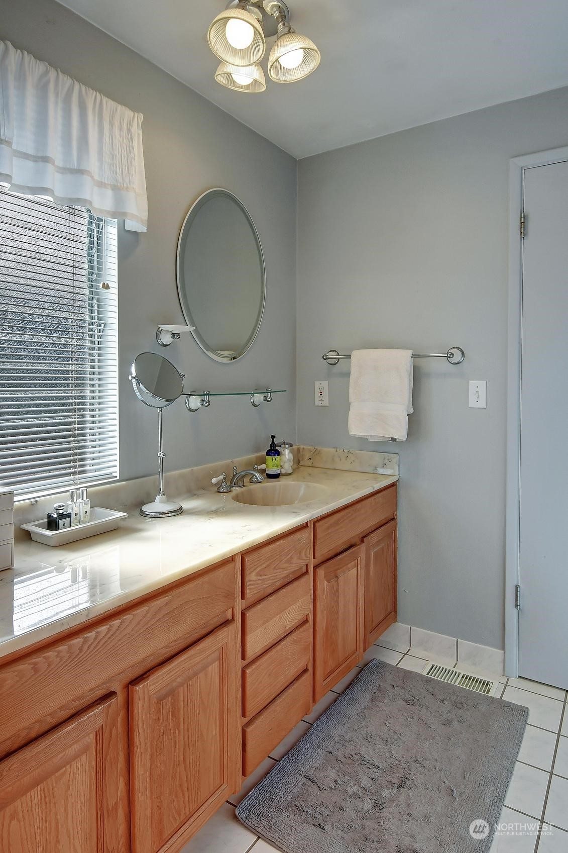8600 Vashon View Southwest Seattle, WA 98136 - Photo 17 of 28 Gallery Image 17