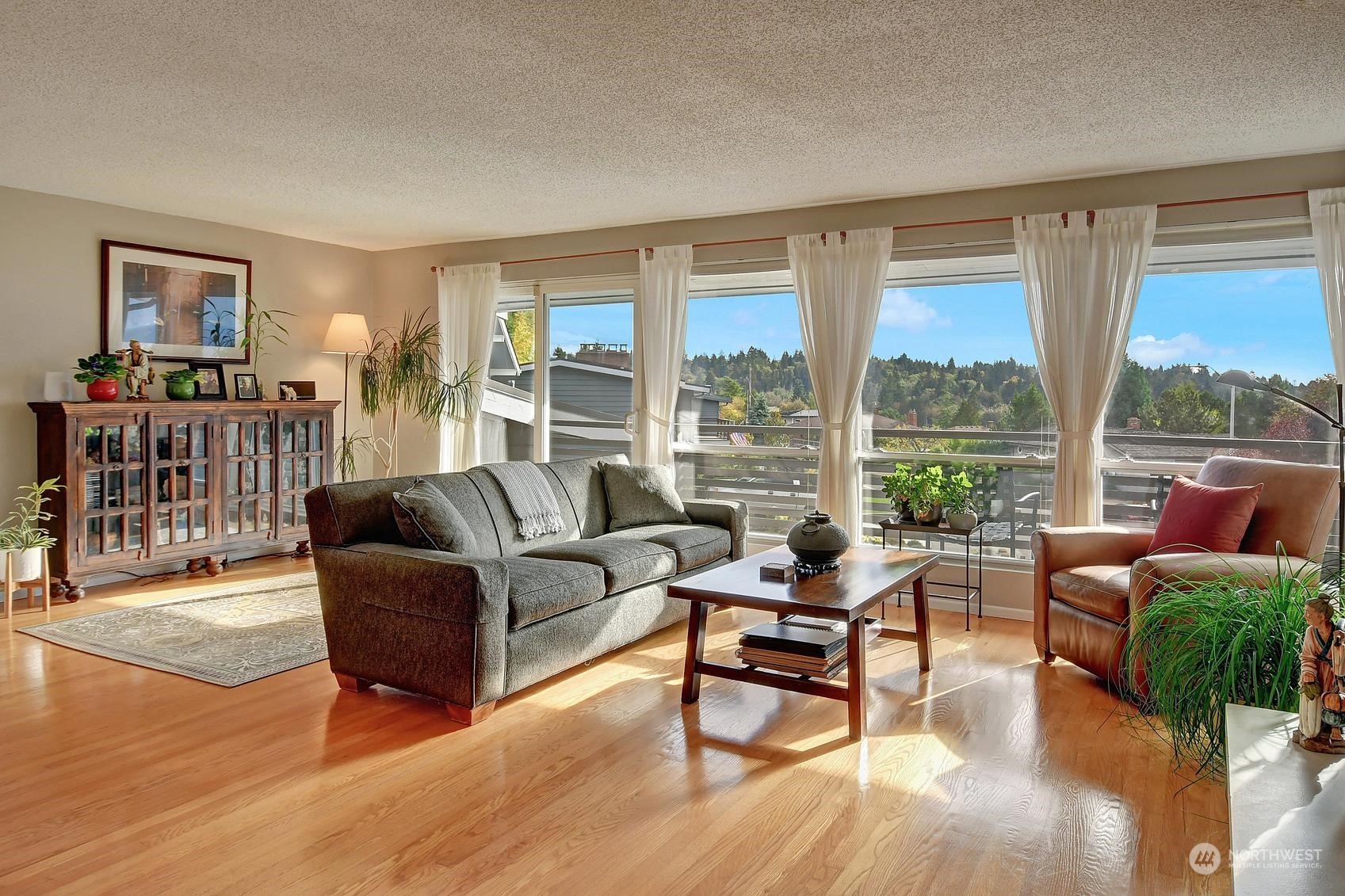 8600 Vashon View Southwest Seattle, WA 98136 - Photo 4 of 28 Gallery Image 4